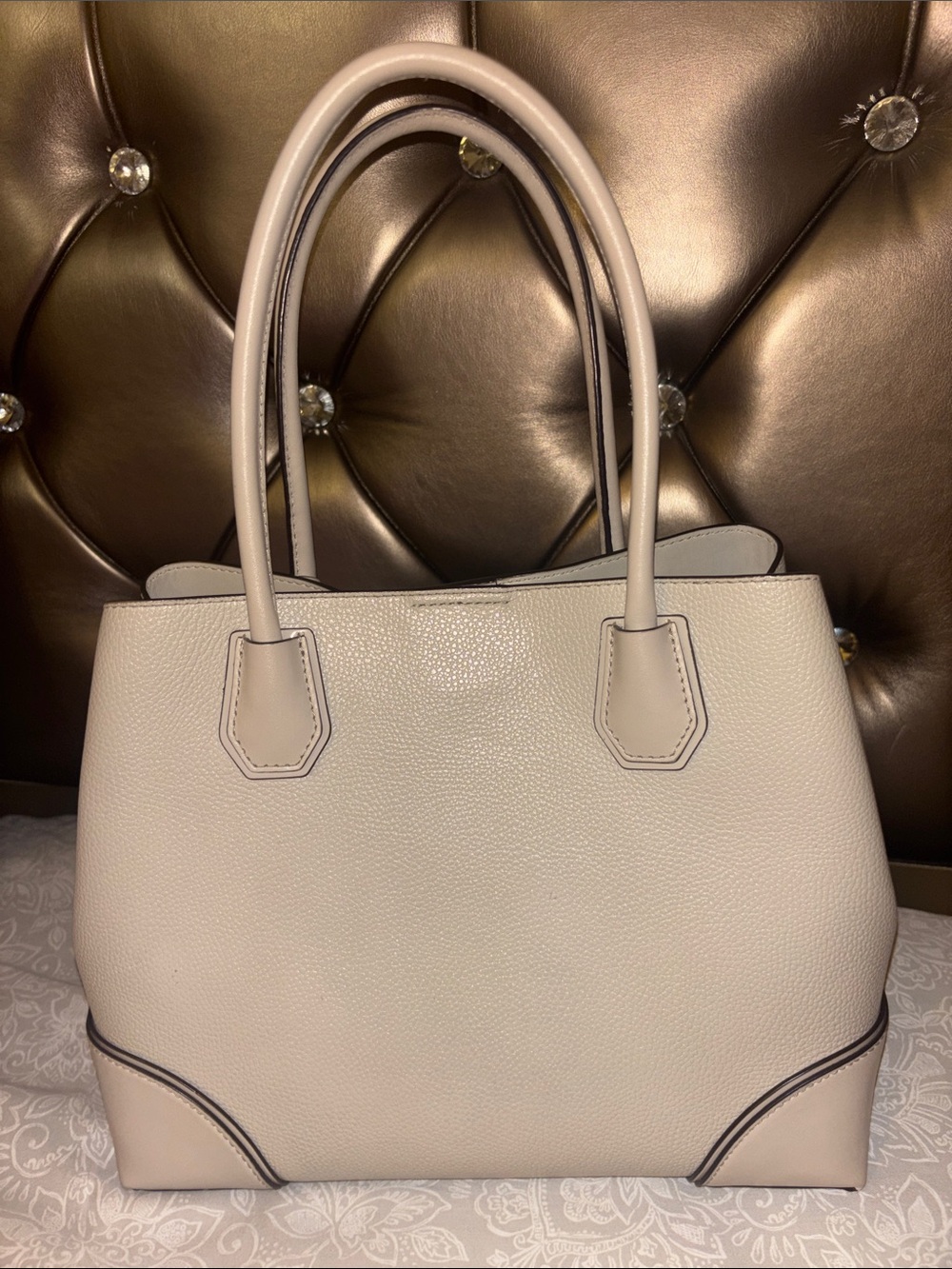 Michael Kors Beige Pebbled Leather Tote with Gold Charm & Wallet - Picture 7 of 11